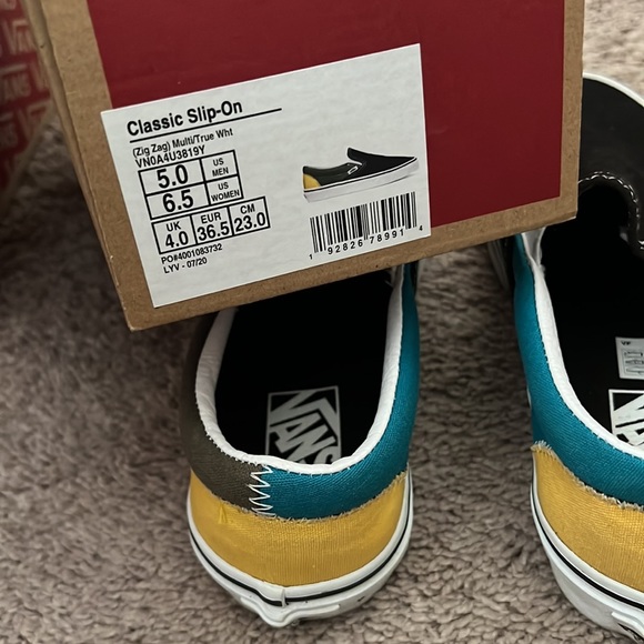 Zig Zag Multi/ True White Slip On Vans - Picture 4 of 4